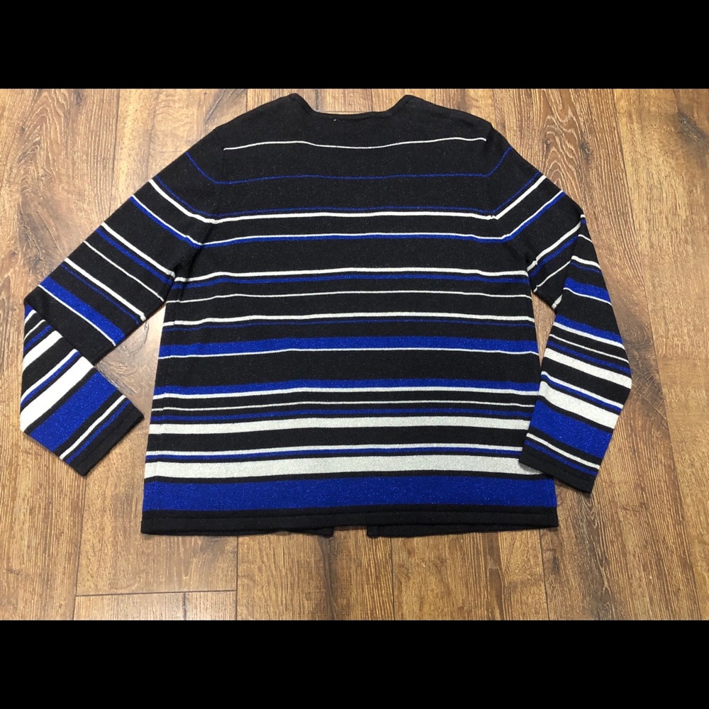 Ladies Sweater - Picture 5 of 5
